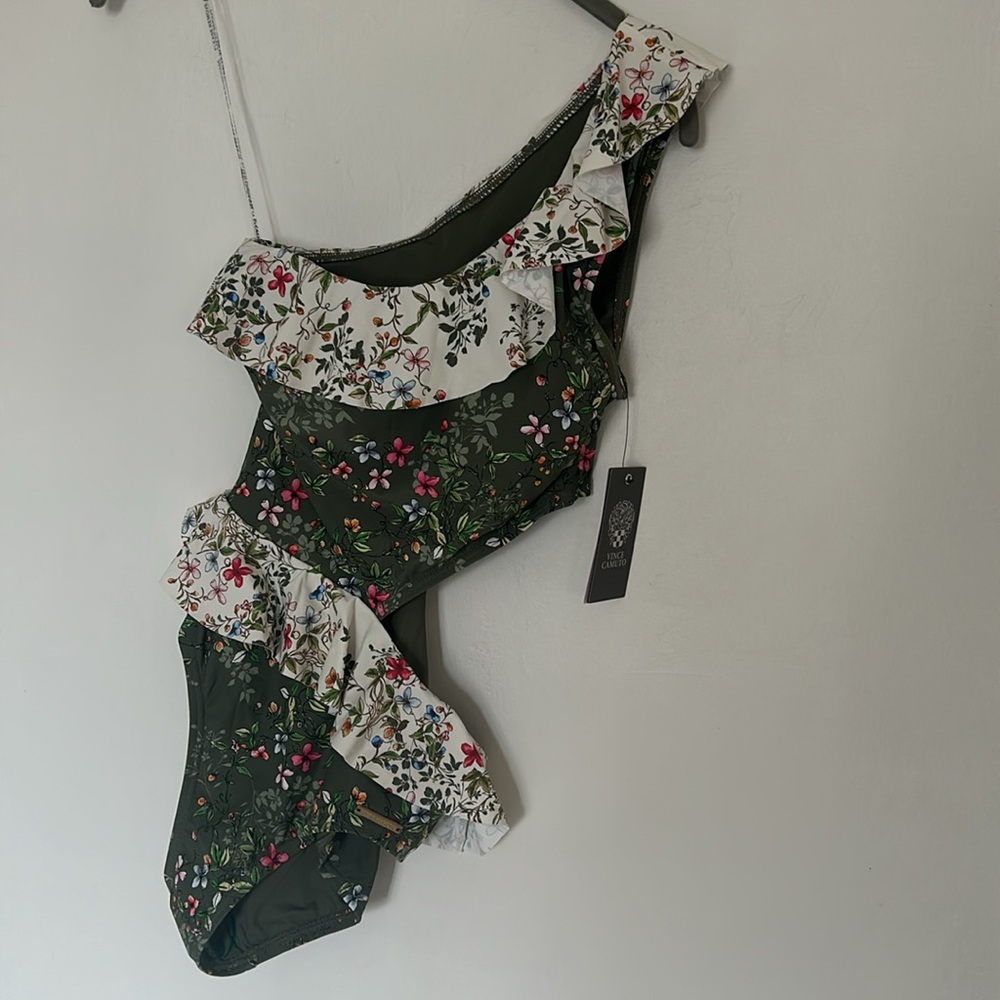NWT Vince Camuto Piccadilly Ruffle One Shoulder Swimsuit - Picture 4 of 9